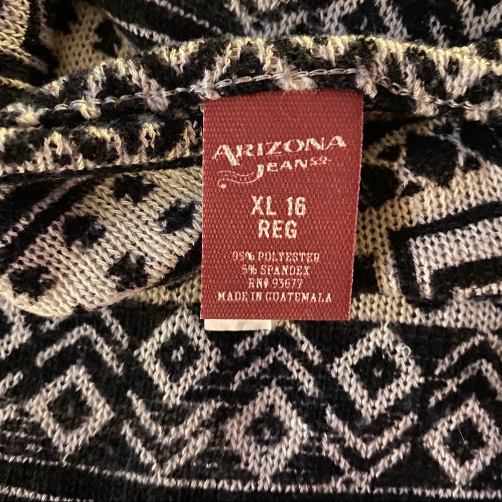 Arizona Jeans Girls top. Size 16 Reg. - Picture 3 of 3